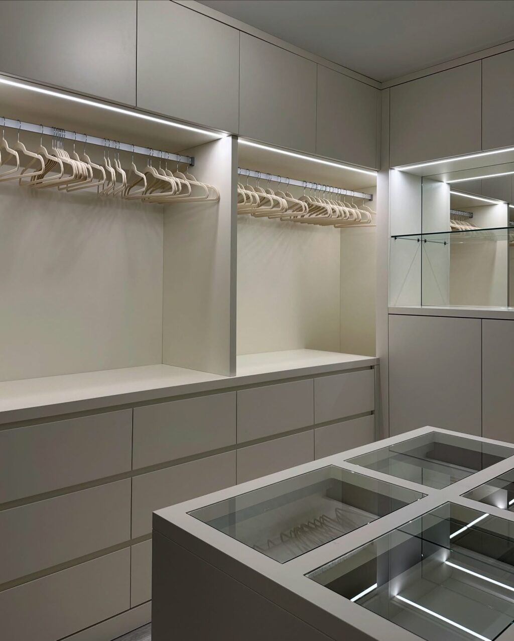 Instagram post from signatureinterieur. This post is in position 34.