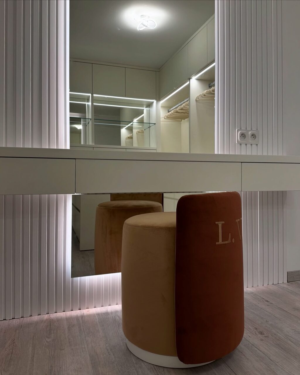Instagram post from signatureinterieur. This post is in position 2.