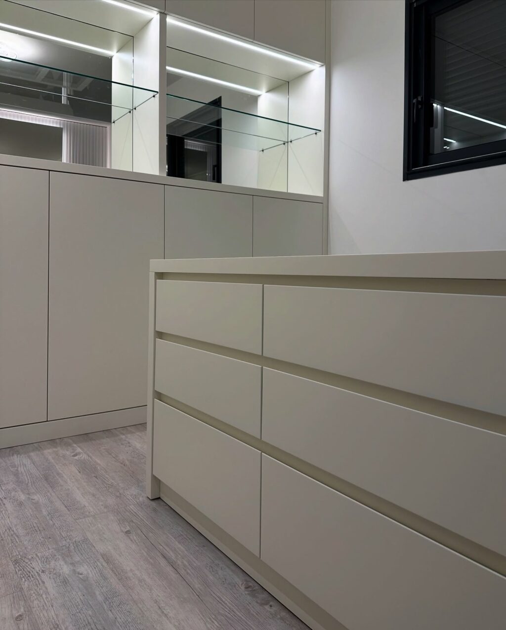 Instagram post from signatureinterieur. This post is in position 3.