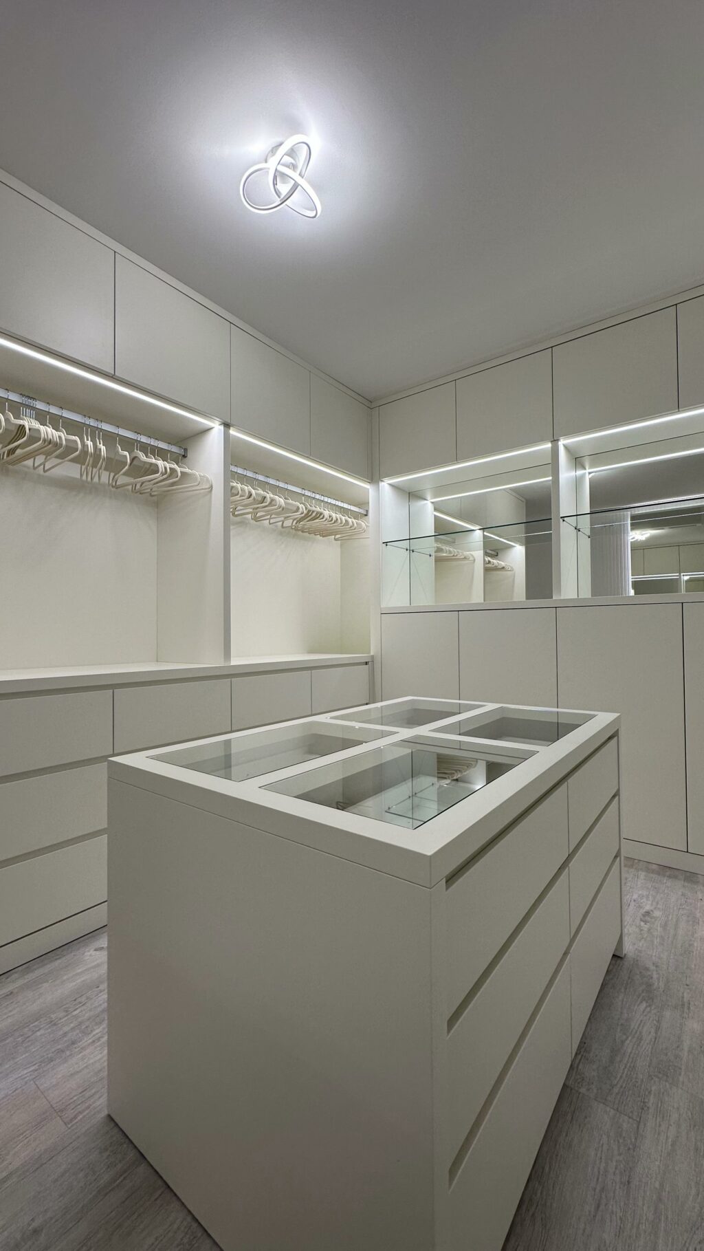 Instagram post from signatureinterieur. This post is in position 35.