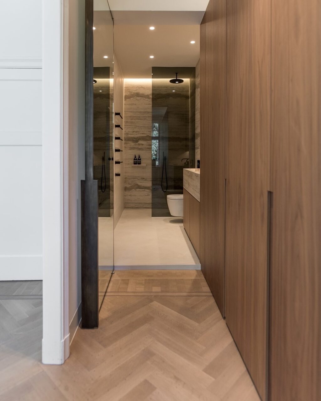 Instagram post from signatureinterieur. This post is in position 1.