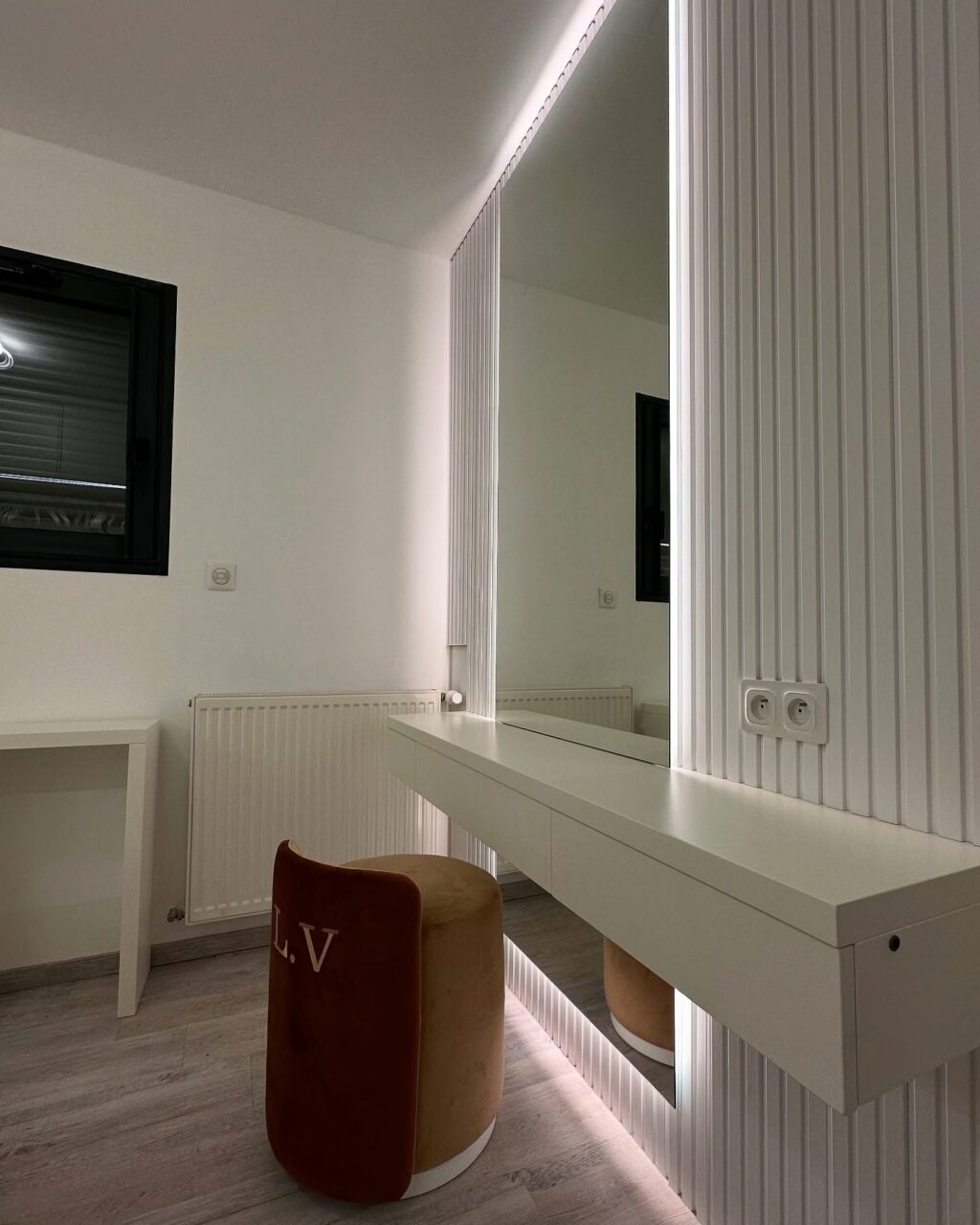 Instagram post from signatureinterieur. This post is in position 0.