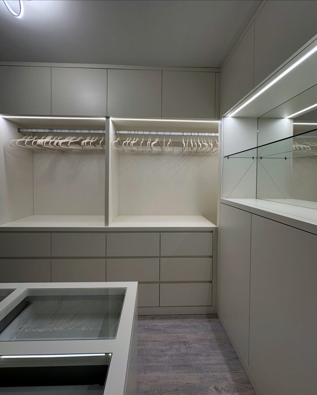 Instagram post from signatureinterieur. This post is in position 1.