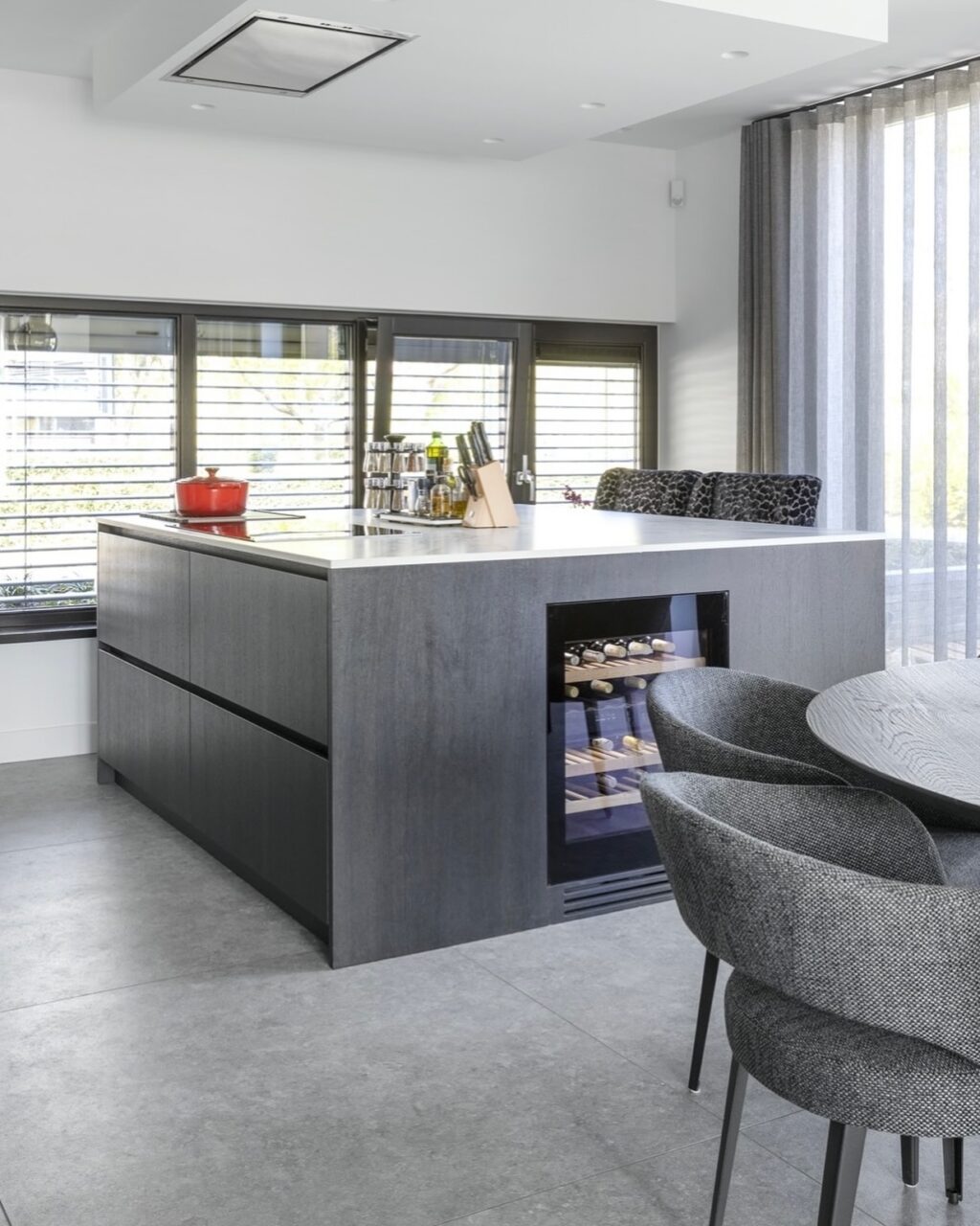 Instagram post from signatureinterieur. This post is in position 42.